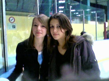 Cé moi et alexandra a la patinoire !!! sa déchiré trop en + yavé trop plin de bogoss cété alucinan lol !!!
